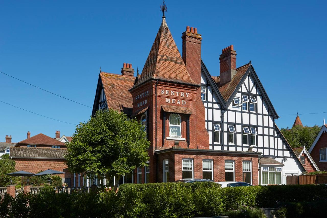 Sentry Mead Hotel Totland  Exterior photo