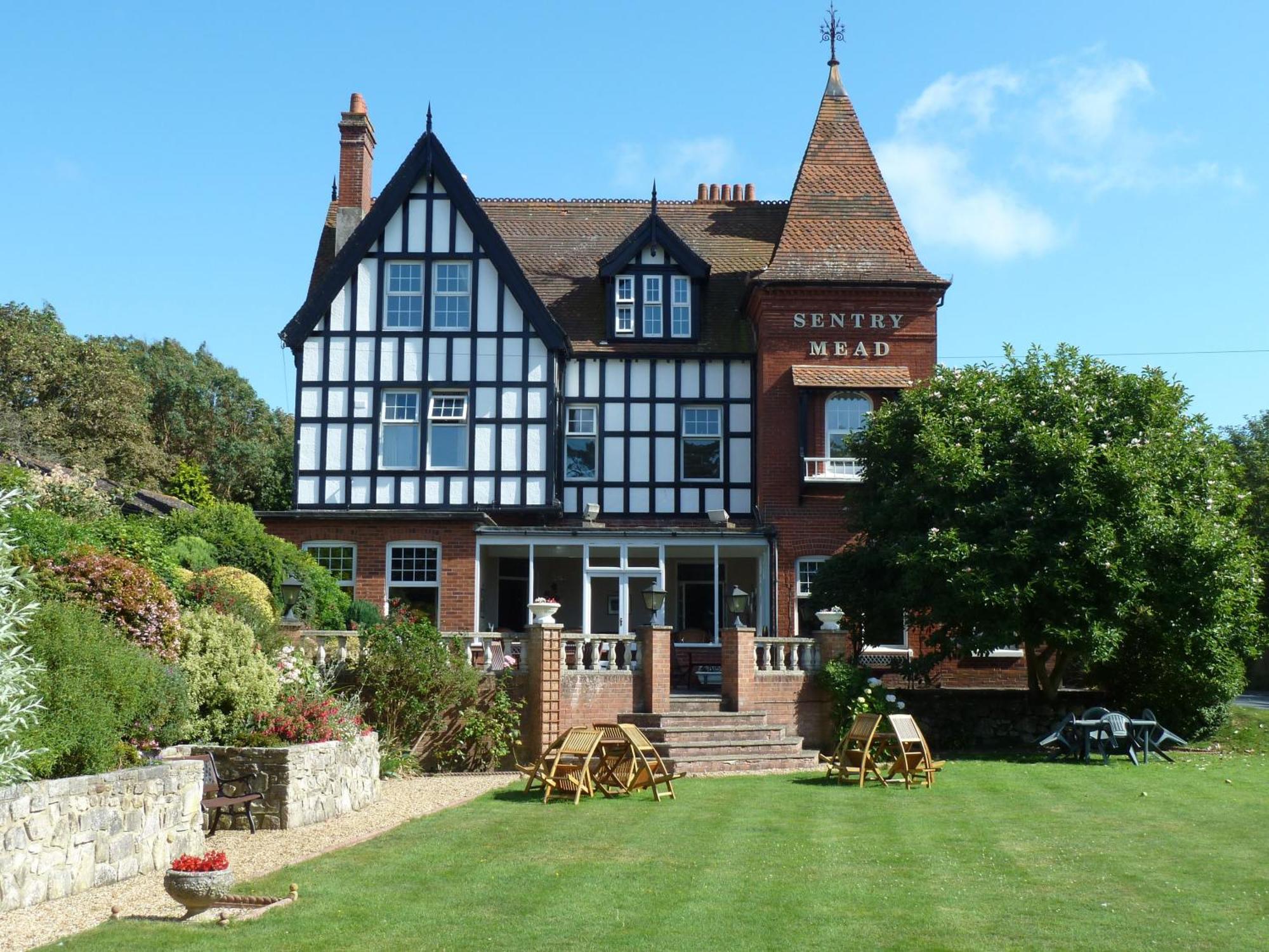 Sentry Mead Hotel Totland  Exterior photo