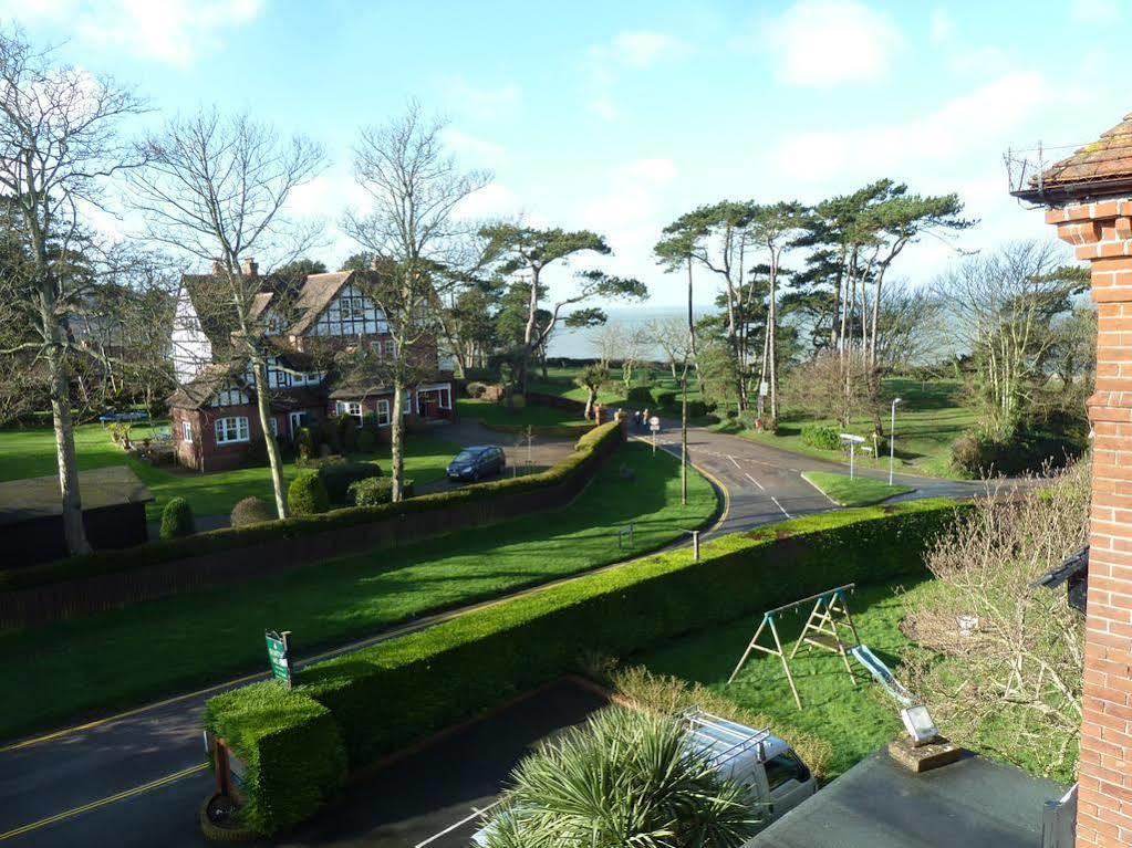 Sentry Mead Hotel Totland  Exterior photo