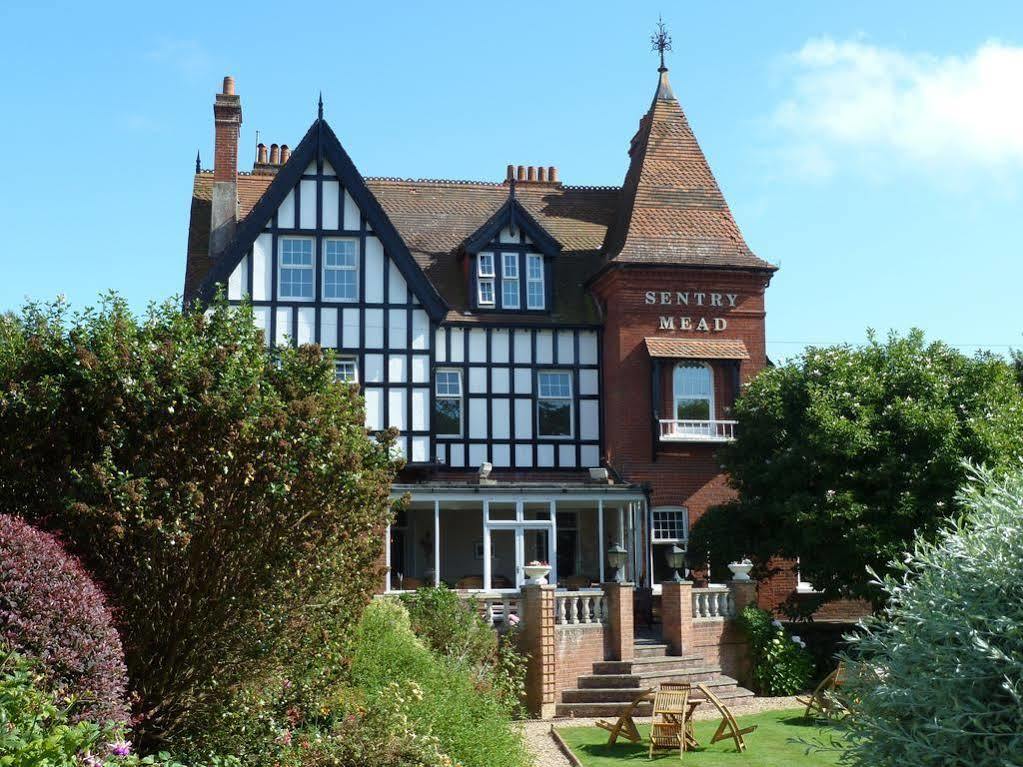 Sentry Mead Hotel Totland  Exterior photo